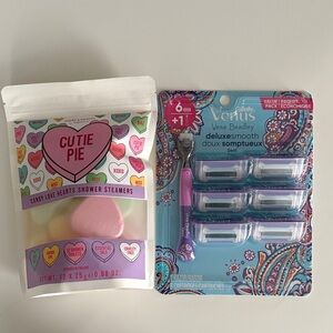 FREE ADD ON VENUS Deluxe Smooth Razor Set and Shower Steamers